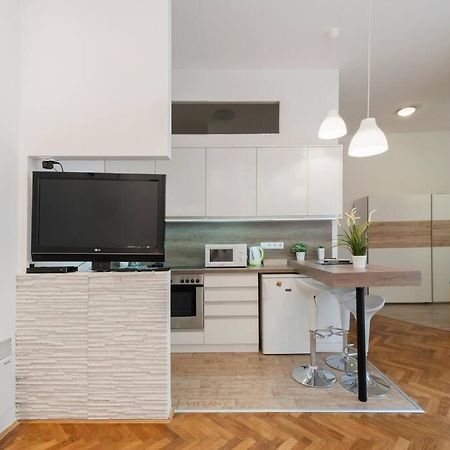 Szent Istvan Ter 4 Next To Basilica A 1 Bedroom Budapest Extérieur photo
