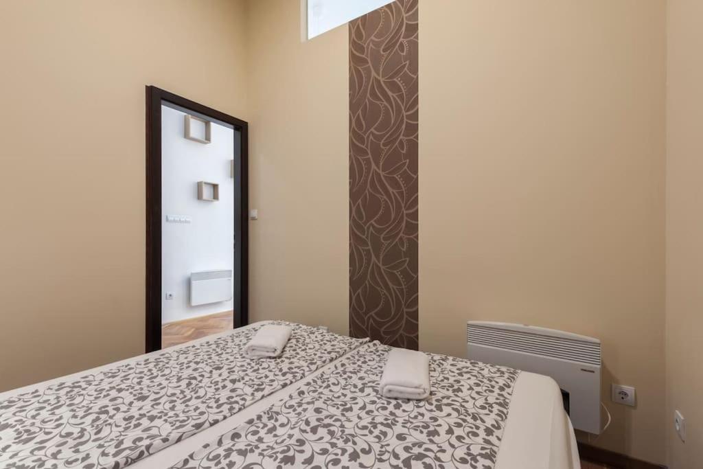 Szent Istvan Ter 4 Next To Basilica A 1 Bedroom Budapest Extérieur photo