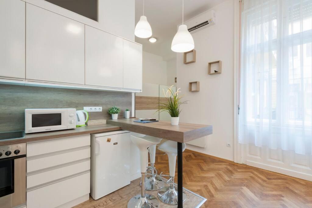 Szent Istvan Ter 4 Next To Basilica A 1 Bedroom Budapest Extérieur photo